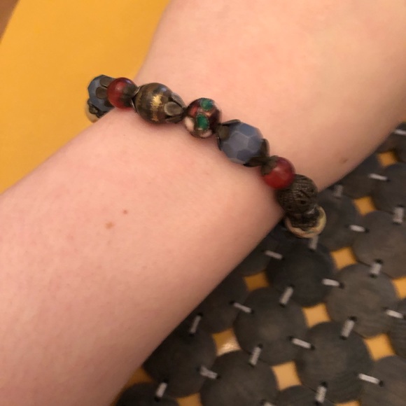 Accessorize 💙 Beaded Bracelet - Picture 2 of 8